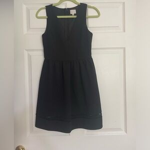 V neck black dress